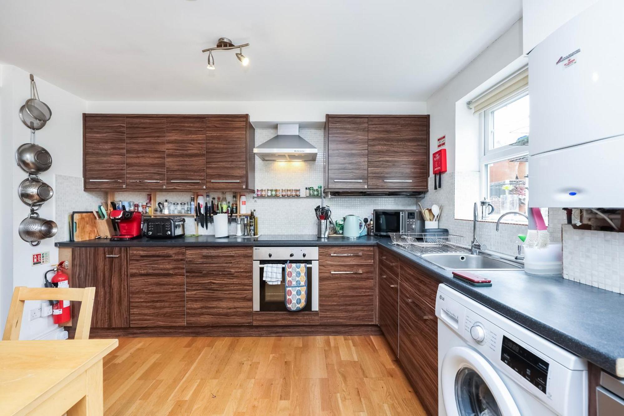 Vibrant Clapham Double Bedroom Лондон Экстерьер фото